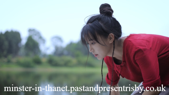 Potret Inspiratif Li Ziqi: Kreator Konten Pedesaan yang Mendunia Potret Inspiratif Li Ziqi: Kreator Konten Pedesaan yang Mendunia